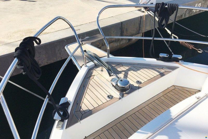 Sealine C330V