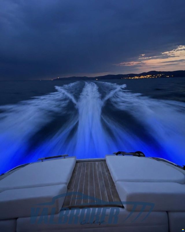 Chris Craft LAUNCH 32