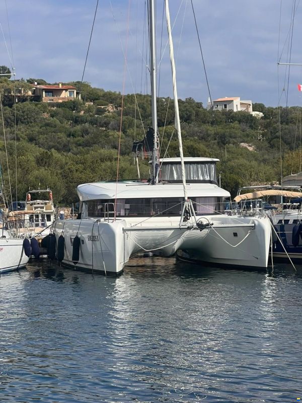 Lagoon 42