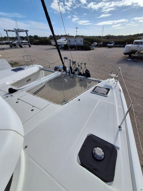 Lagoon 42