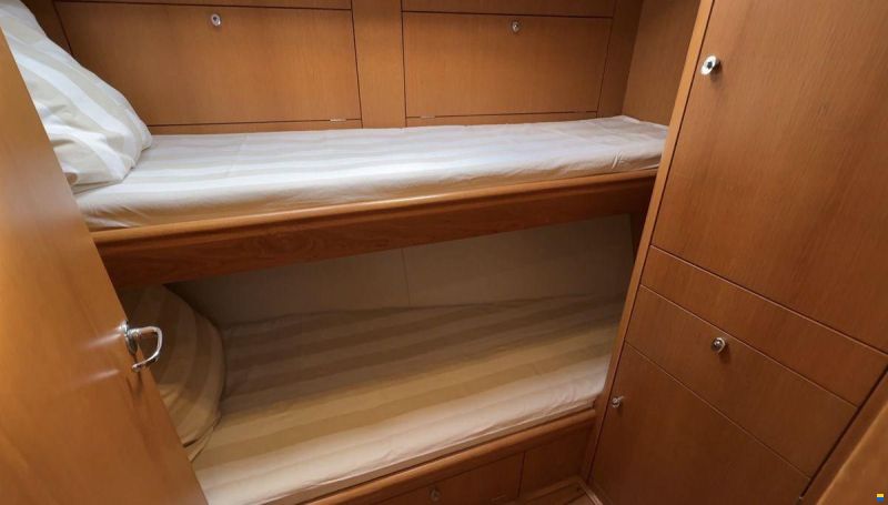 Oyster 45 Deck Saloon
