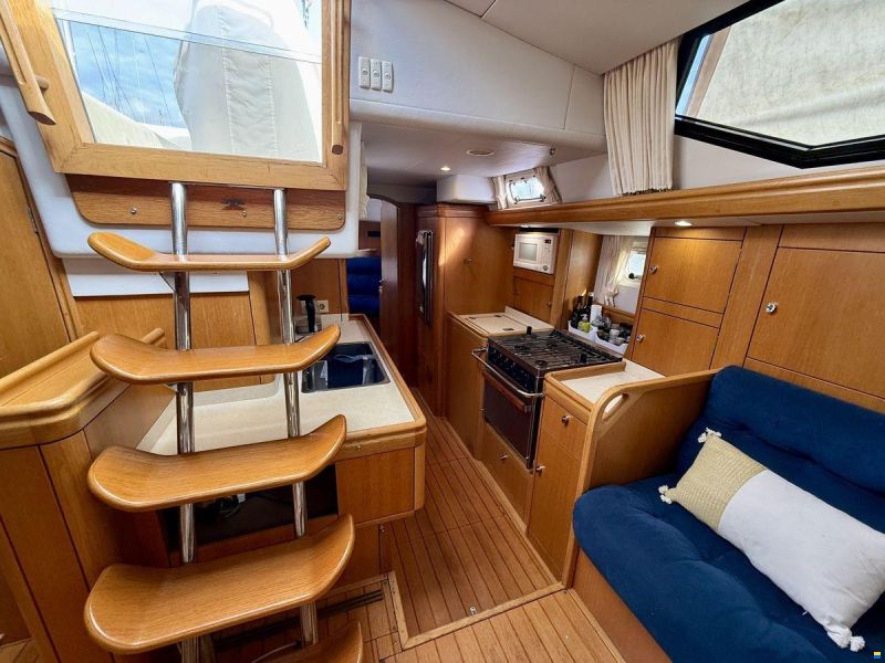 Oyster 45 Deck Saloon