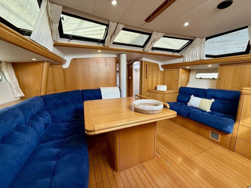 Oyster 45 Deck Saloon