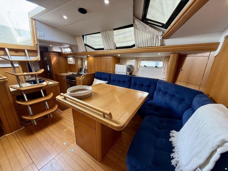 Oyster 45 Deck Saloon