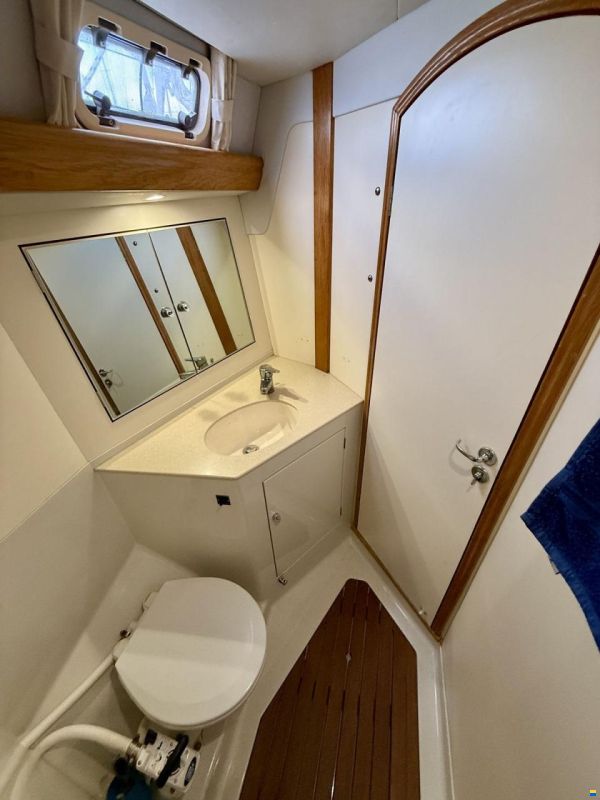 Oyster 45 Deck Saloon