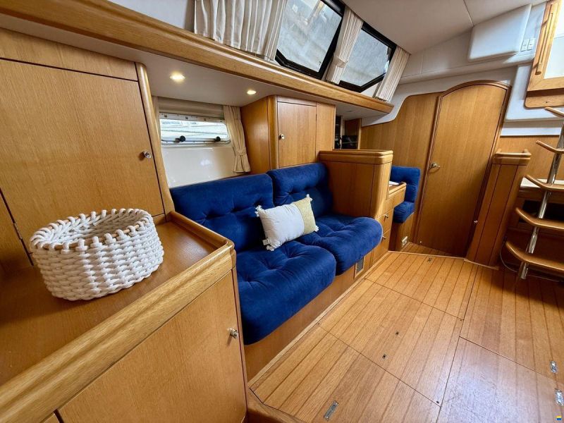 Oyster 45 Deck Saloon
