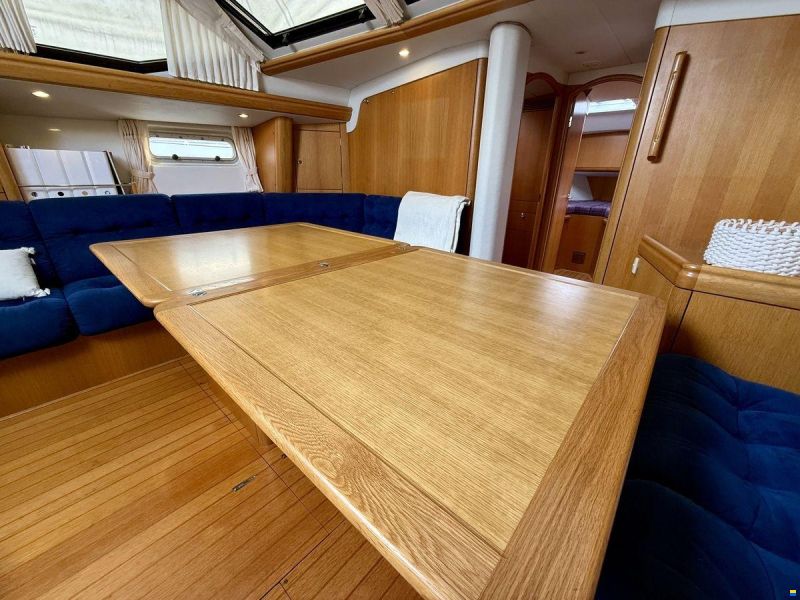 Oyster 45 Deck Saloon