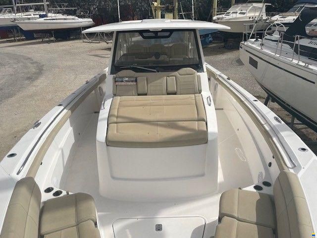 Pursuit S 408 Sport