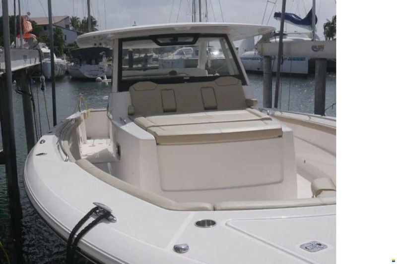 Pursuit S 408 Sport