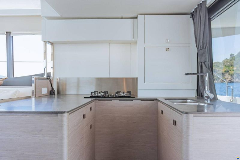 Fountaine-Pajot MY6