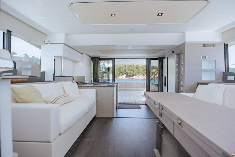 Fountaine-Pajot MY6