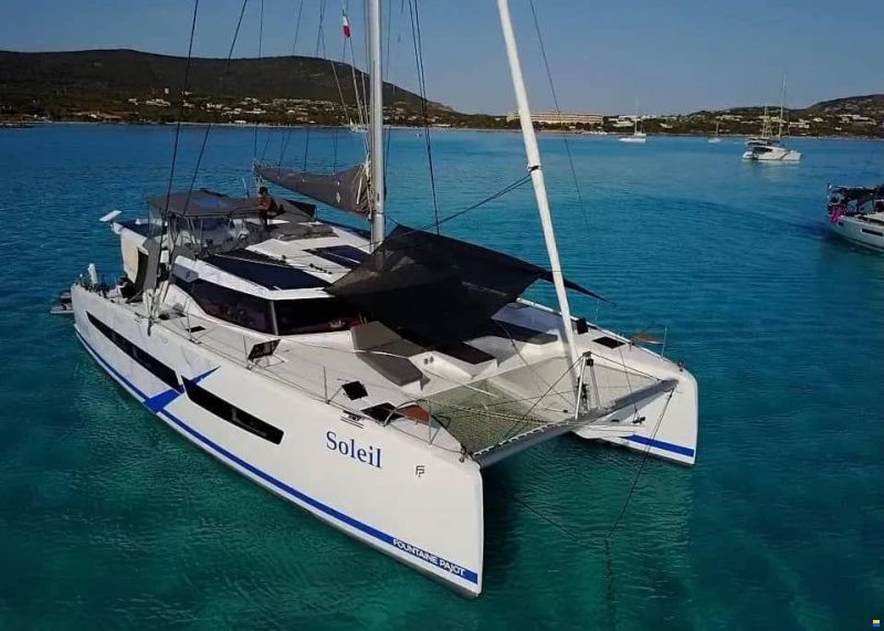 Fountaine-Pajot Aura 51