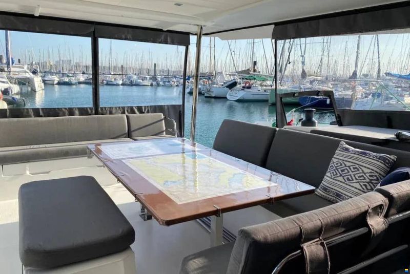 Fountaine-Pajot Aura 51