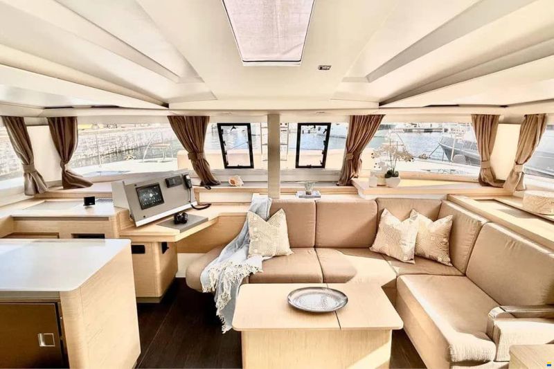 Fountaine-Pajot Astrea 42