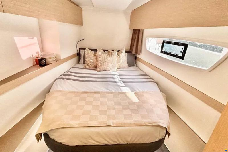 Fountaine-Pajot Astrea 42