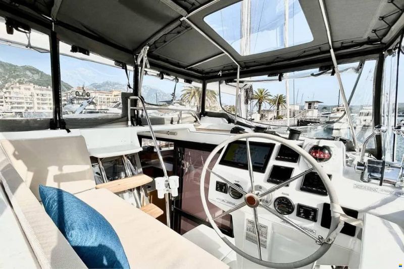 Fountaine-Pajot Astrea 42