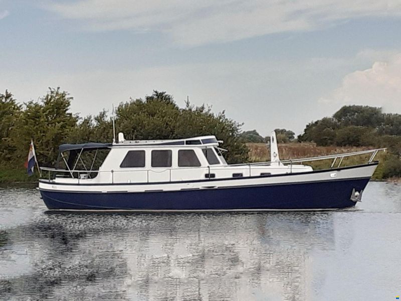 Molenmaker en Mantel kotter motorsailer