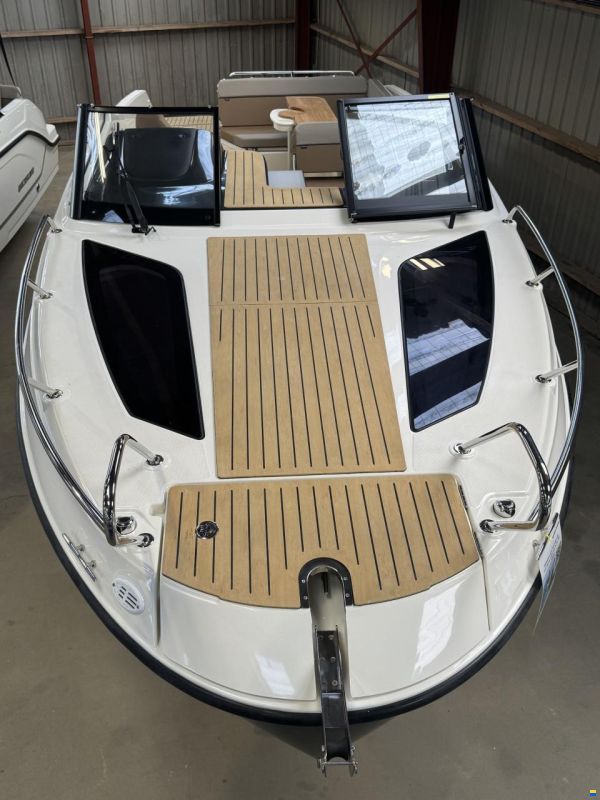 Quicksilver Activ 755 Cruiser med F225 M
