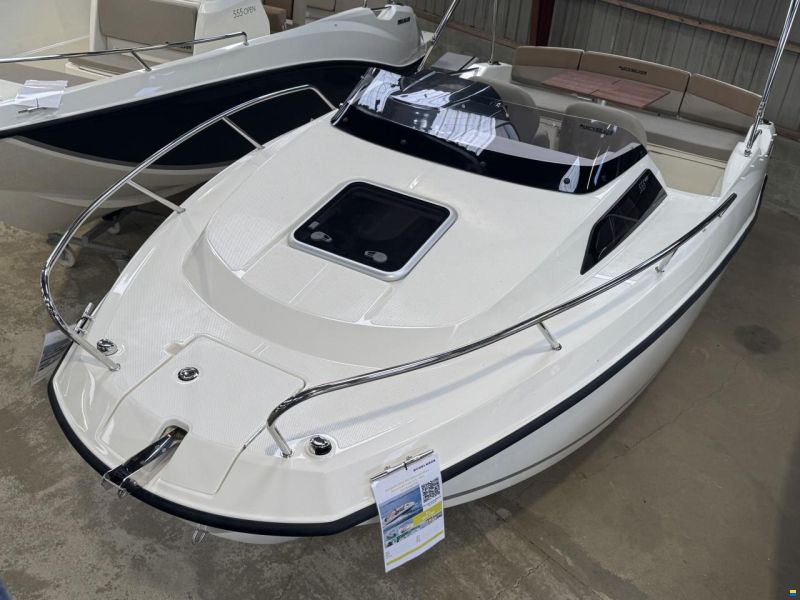 Quicksilver Activ 555 Cabin med 100 hk M