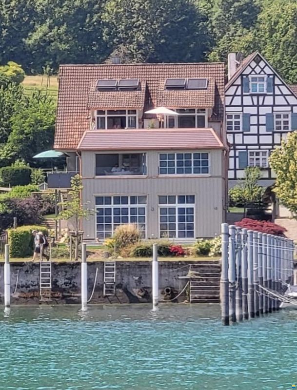Liegeplatz mit möblierter Seeresidenz