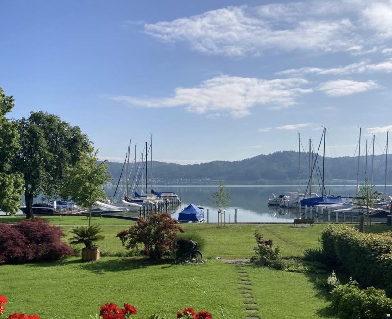 Liegeplatz mit m&ouml;blierter Seeresidenz