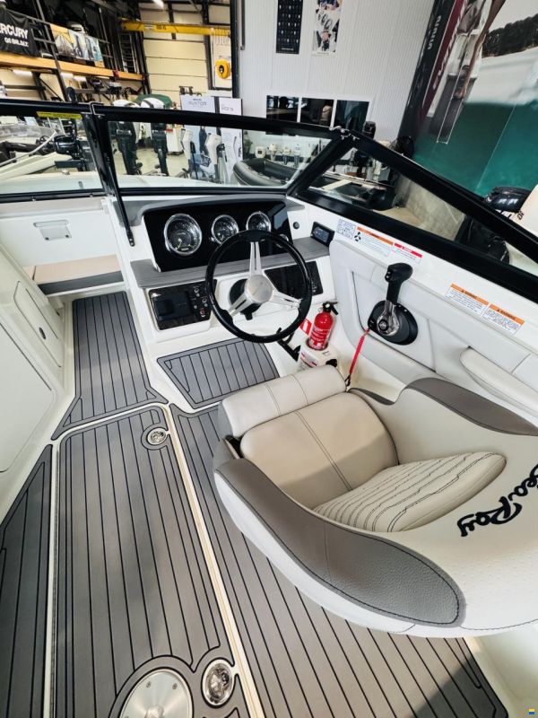 Sea Ray SPX 190 OB