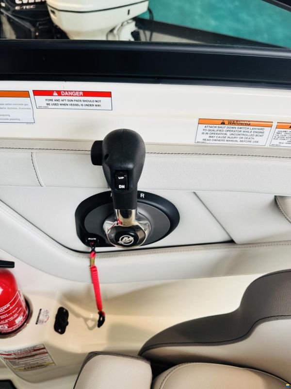 Sea Ray SPX 190 OB