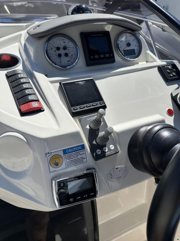Cranchi Endurance 30