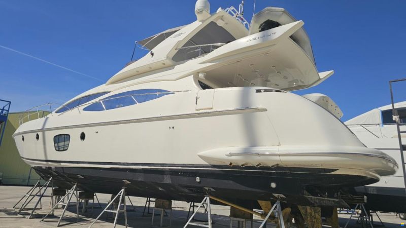 Azimut 68