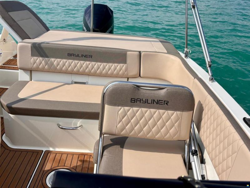 Bayliner VR5