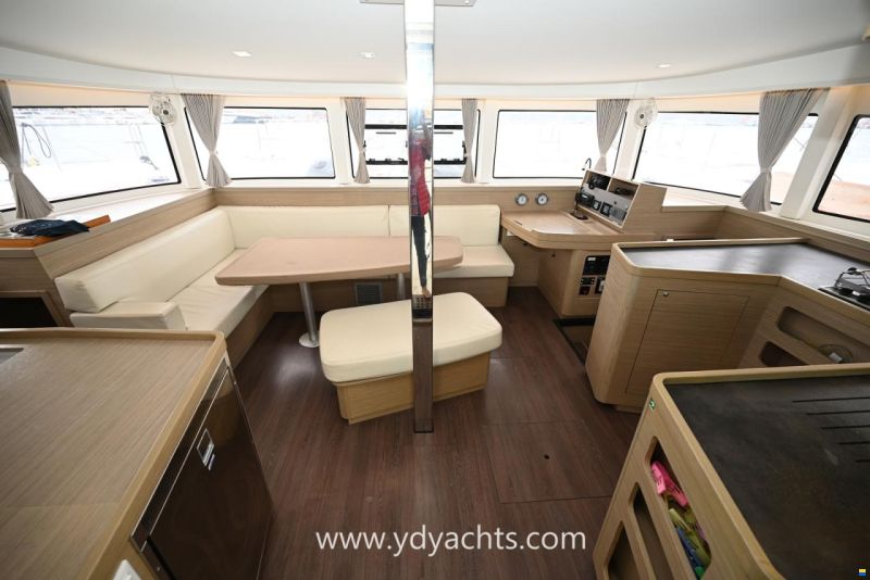 Lagoon 42