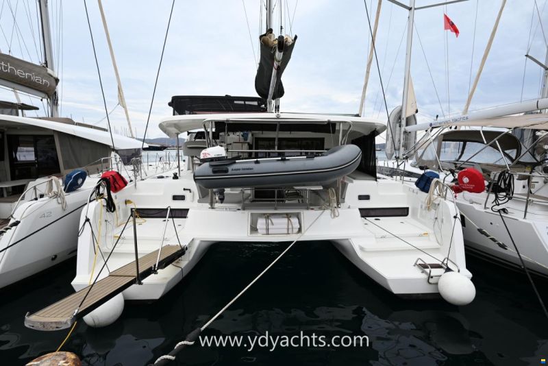 Lagoon 42