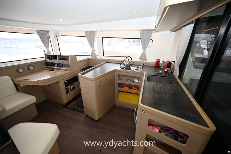 Lagoon 42
