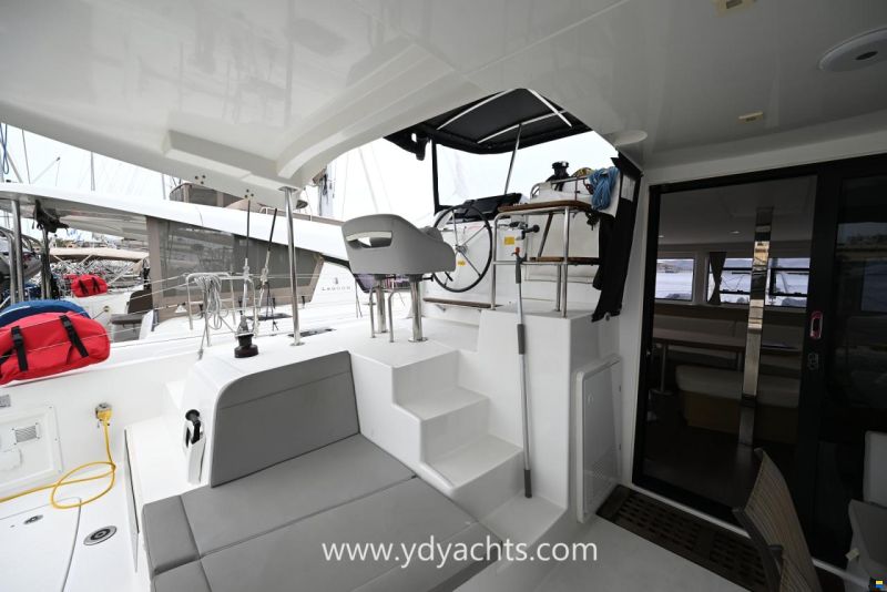 Lagoon 42