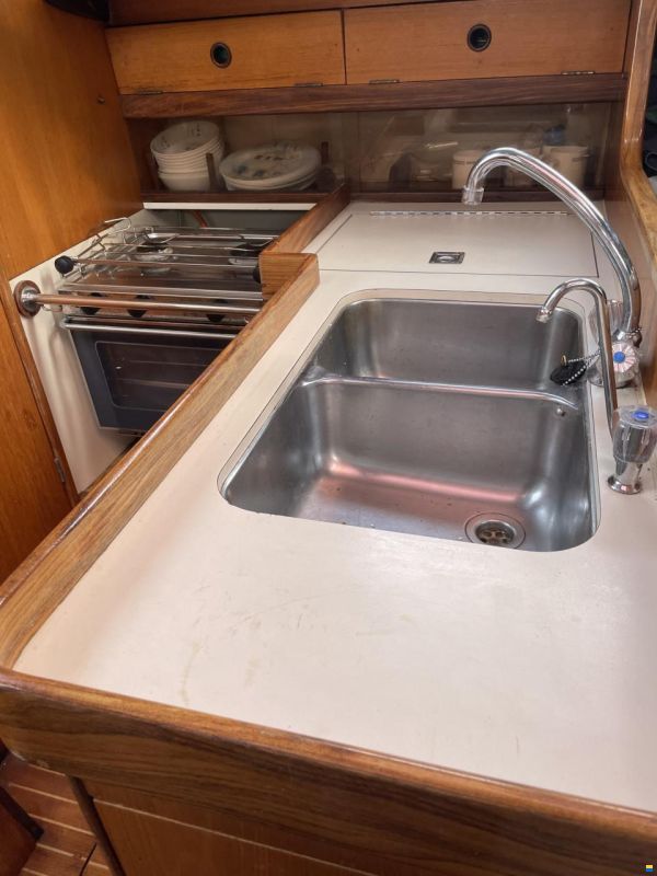 Beneteau First 325