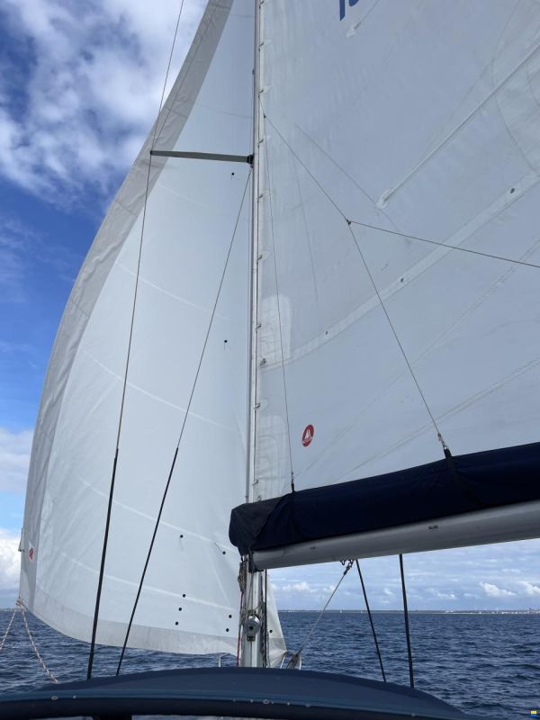 Beneteau First 325