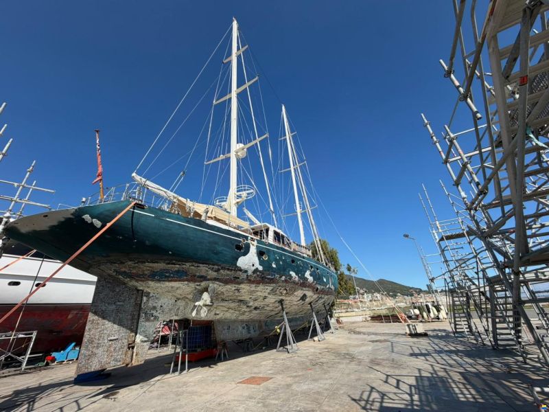 Motorsailer