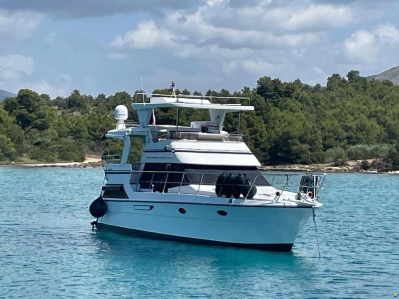 Astor 44