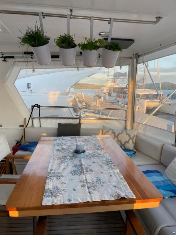 Astor 44
