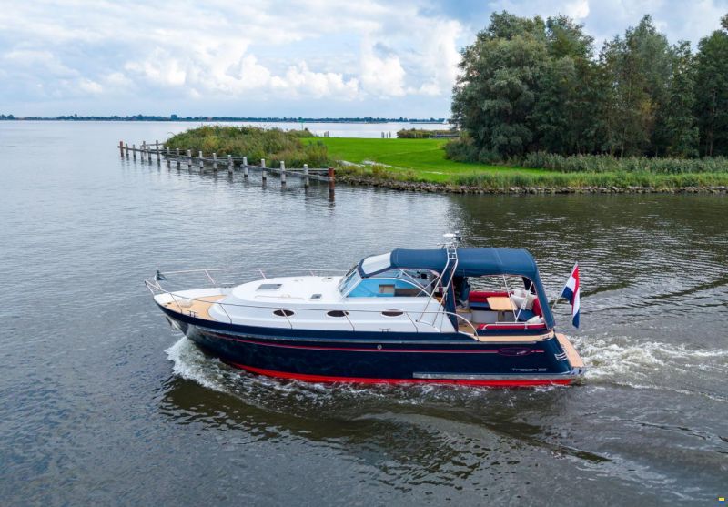 Thomasz Tristan 32 Cabrio
