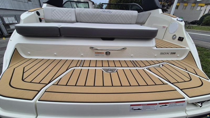 Sea Ray SDX 230 Europe