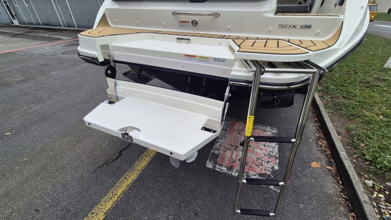Sea Ray SDX 230 Europe