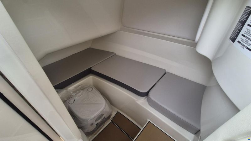 Sea Ray SDX 230 Europe
