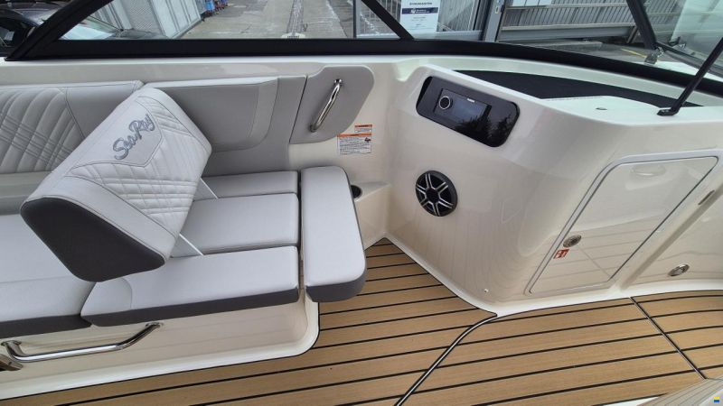 Sea Ray SDX 230 Europe