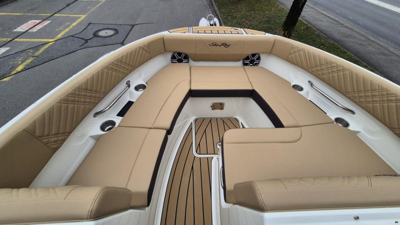Sea Ray SDX 250 Surf Europe