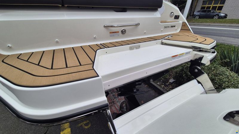 Sea Ray SDX 250 Surf Europe