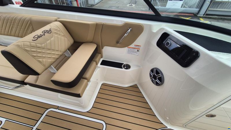 Sea Ray SDX 250 Surf Europe