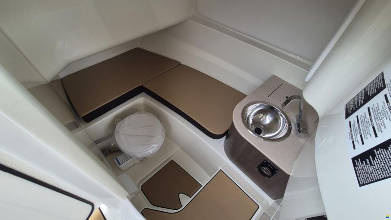 Sea Ray SDX 250 Surf Europe