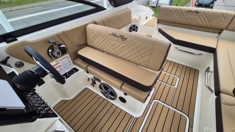 Sea Ray SDX 250 Surf Europe