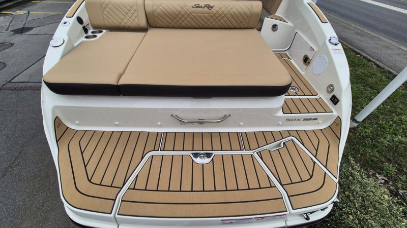 Sea Ray SDX 250 Surf Europe